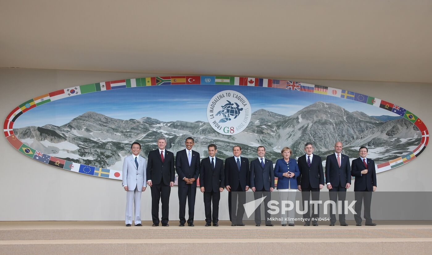 Dmitry Medvedev attends 2009 G8 summit