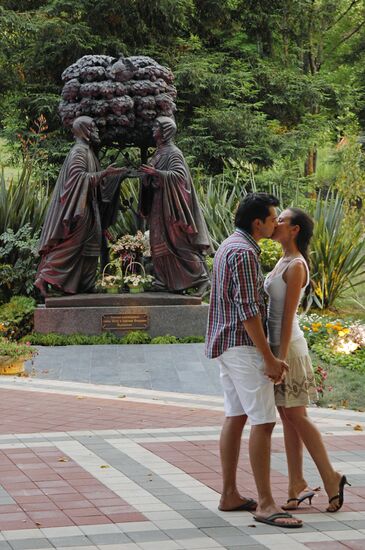 Monument to Peter and Fevronia unveiled in Sochi