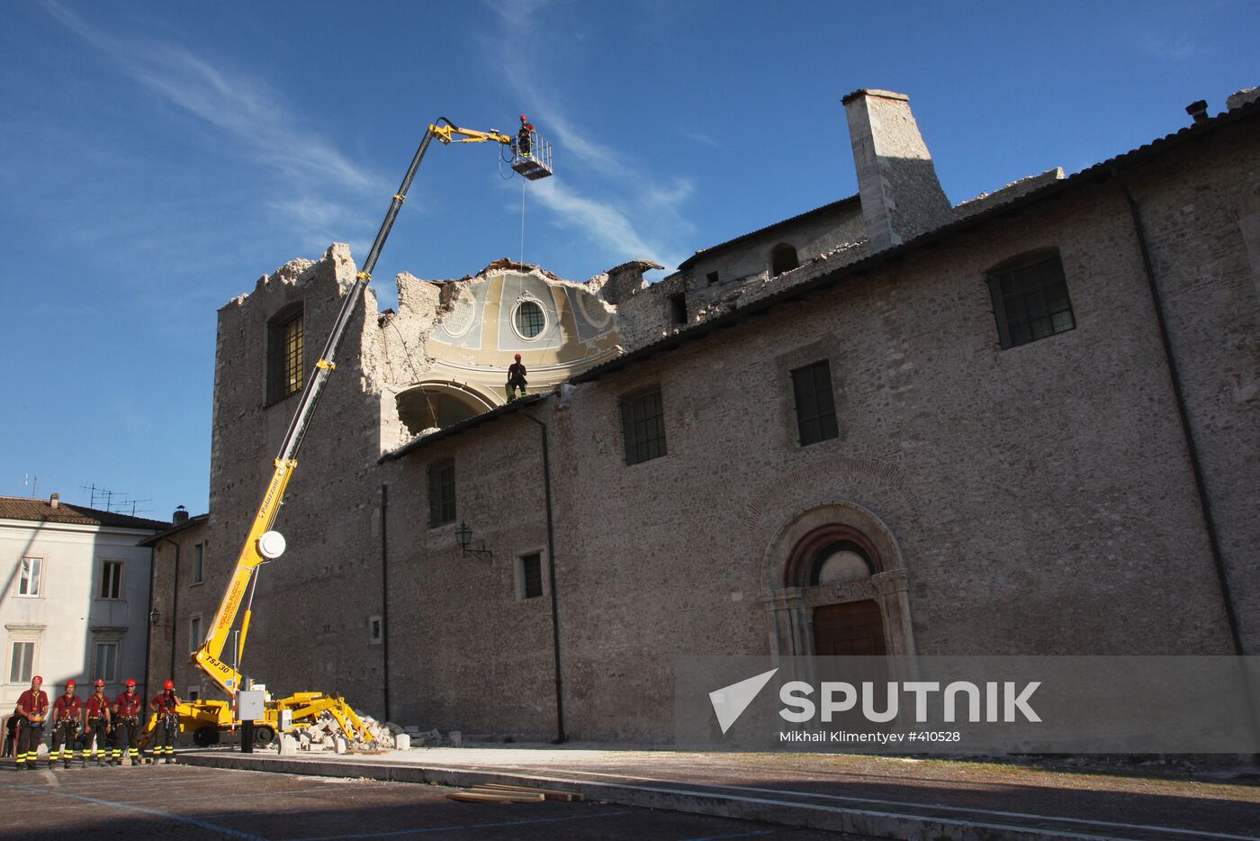 Dmitry Medvedev goes sightseeing in L'Aquila, Italy