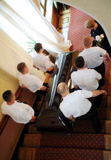 Bidding farewell to novelist Vasily Aksyonov