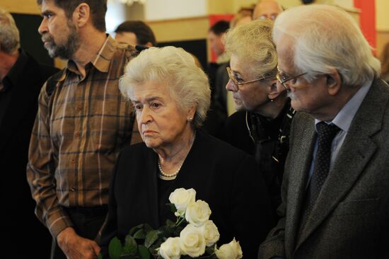 Irina Antonova, Marlen Khutsiyev