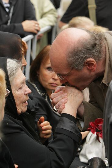 Author Vasily Aksyonov's funeral