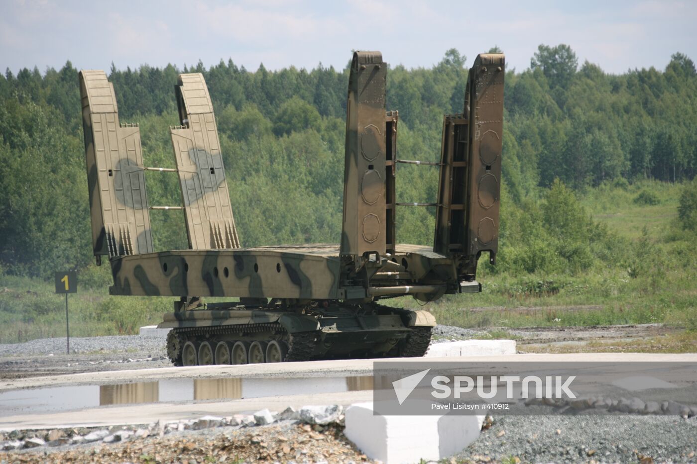 MTU-72 armored vehicle launched bridge