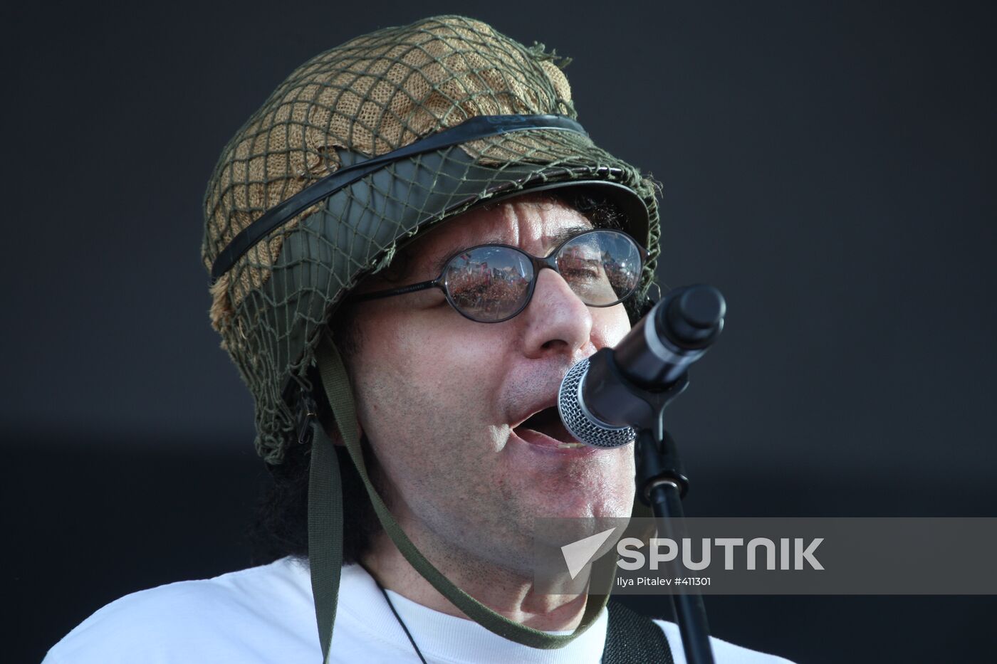 Krematory frontman Armen Grigoryan performing live