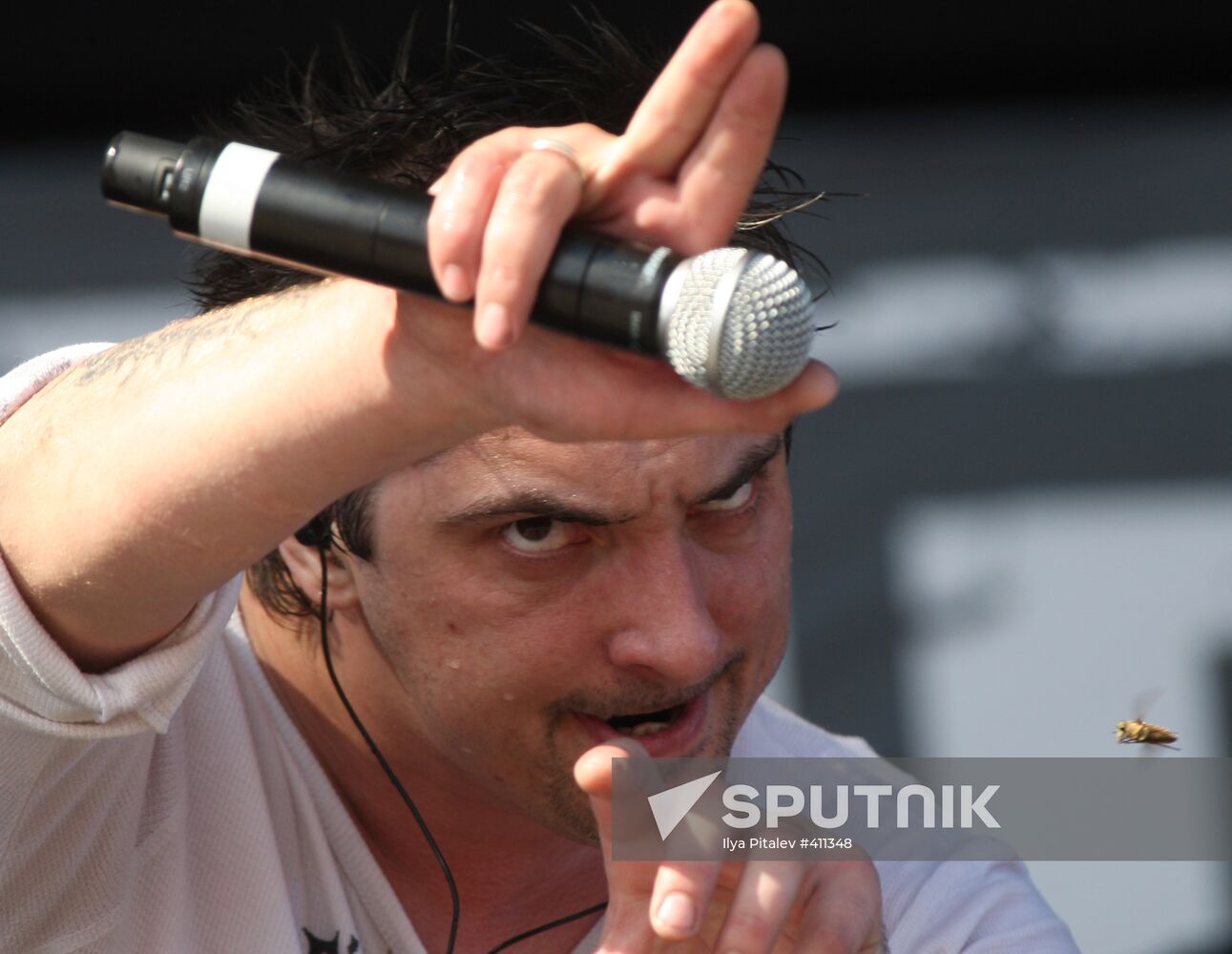 Korol I Shut frontman Mikhail Gorshenyov performing live
