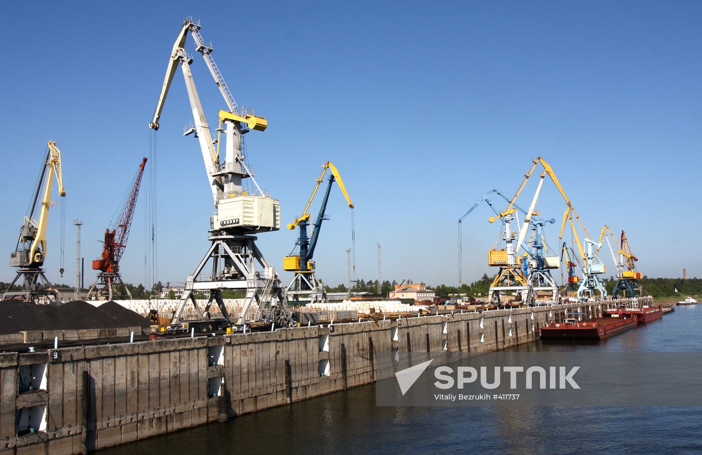 The Lesosibirsk river port