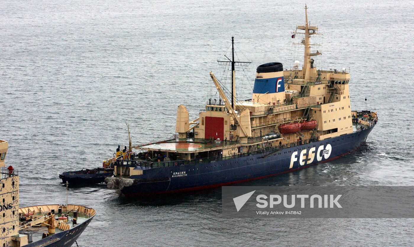 Ice breaker Krasin readied to leave Vladivostok for Arctic