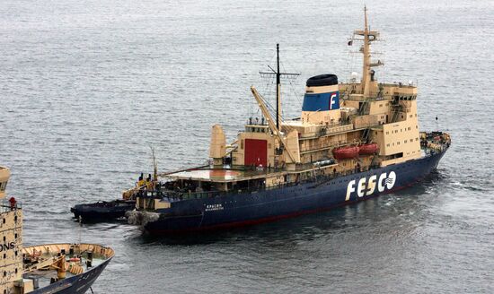 Ice breaker Krasin readied to leave Vladivostok for Arctic