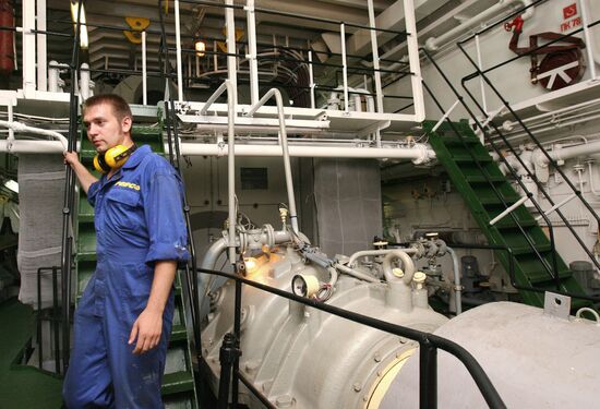 Ice breaker Krasin readied to leave Vladivostok for Arctic