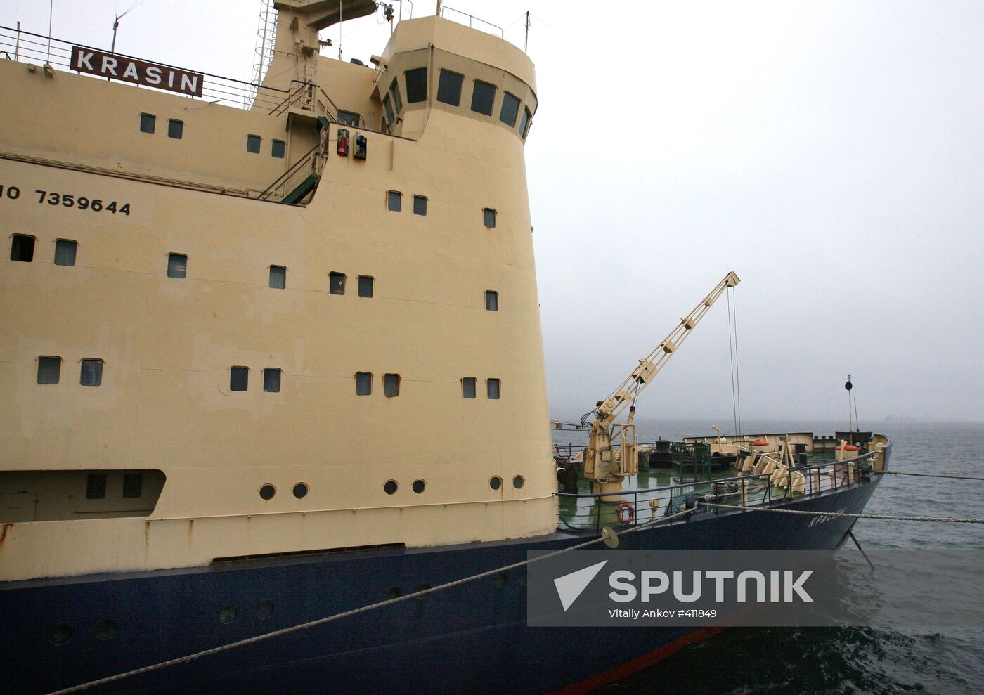 Ice breaker Krasin readied to leave Vladivostok for Arctic