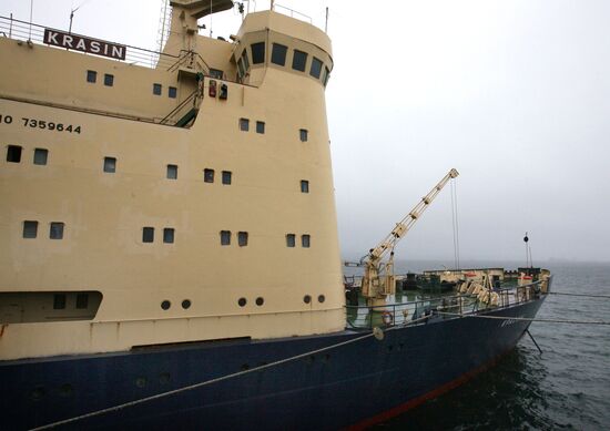 Ice breaker Krasin readied to leave Vladivostok for Arctic