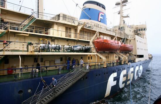 Ice breaker Krasin readied to leave Vladivostok for Arctic