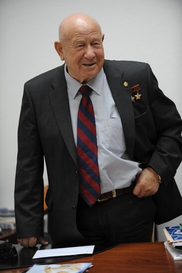 Cosmonaut Alexei Leonov gives interview to RIA Novosti
