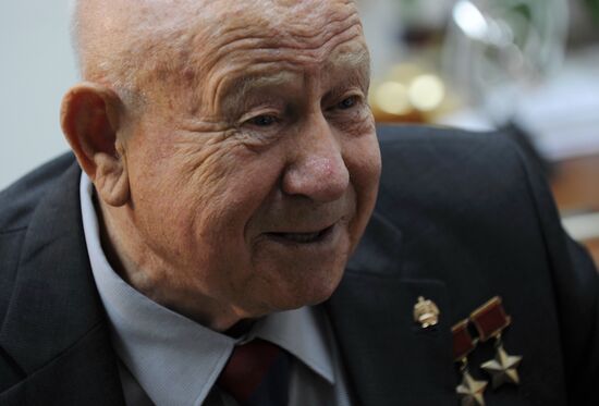 Cosmonaut Alexei Leonov gives interview to RIA Novosti