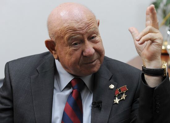 Cosmonaut Alexei Leonov gives interview to RIA Novosti