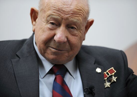 Cosmonaut Alexei Leonov gives interview to RIA Novosti