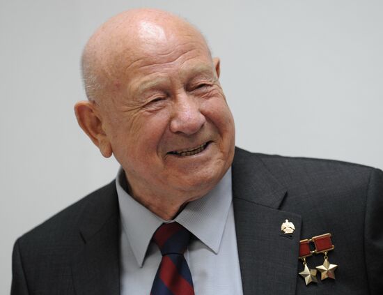 Cosmonaut Alexei Leonov gives interview to RIA Novosti