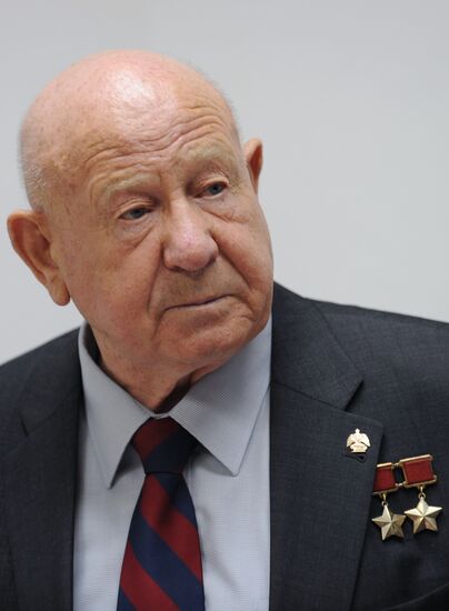 Cosmonaut Alexei Leonov gives interview to RIA Novosti
