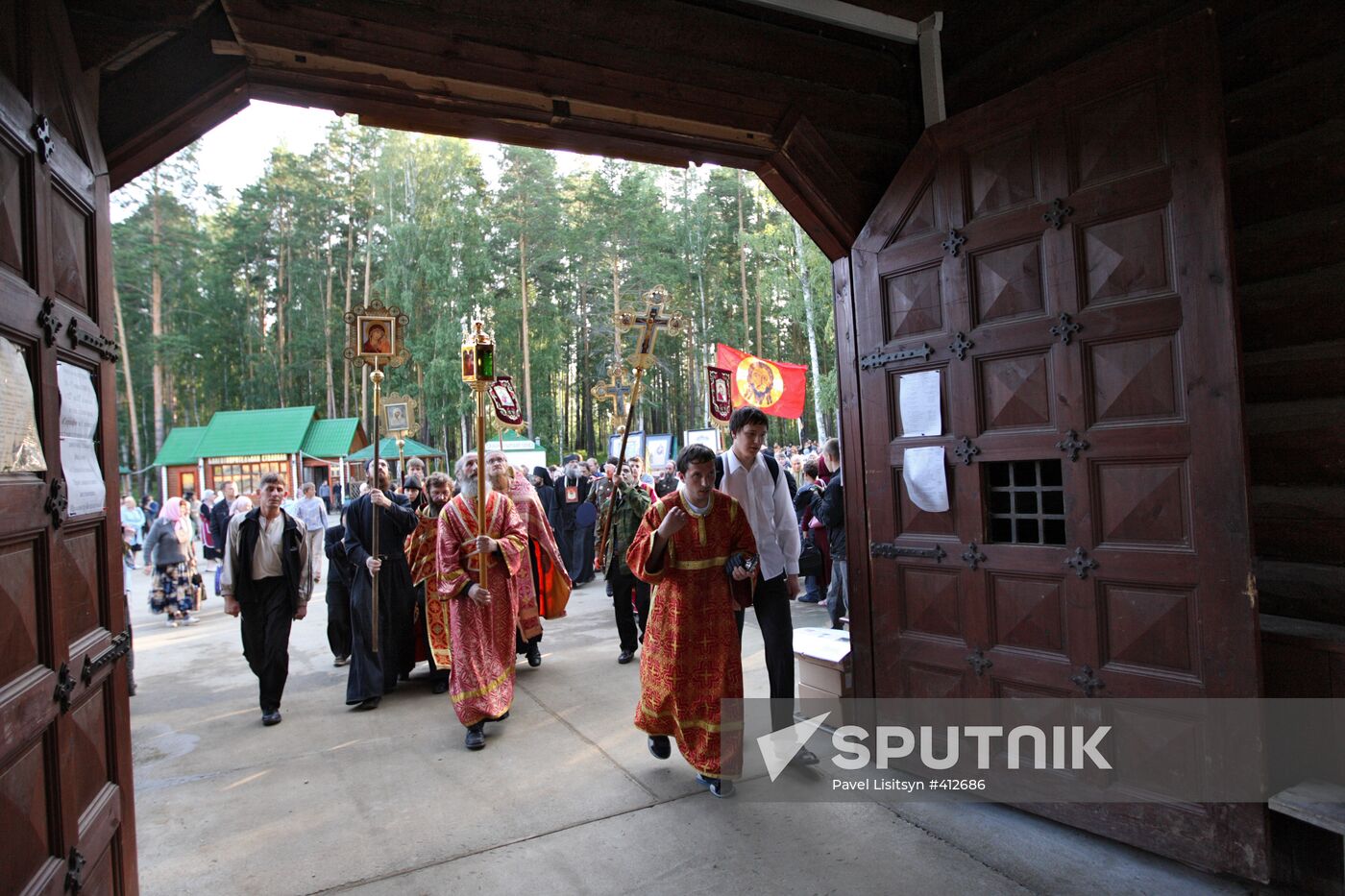 Procession to commemorate death of Tsar Nicholas II family