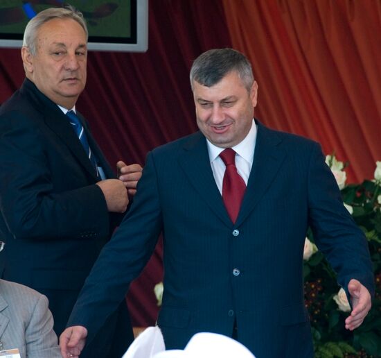 Abkhaz, South Ossetian presidents meet