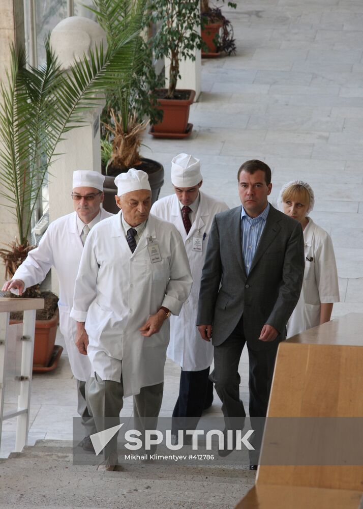 Dmitry Medvedev makes hospital visit to see Ingush President