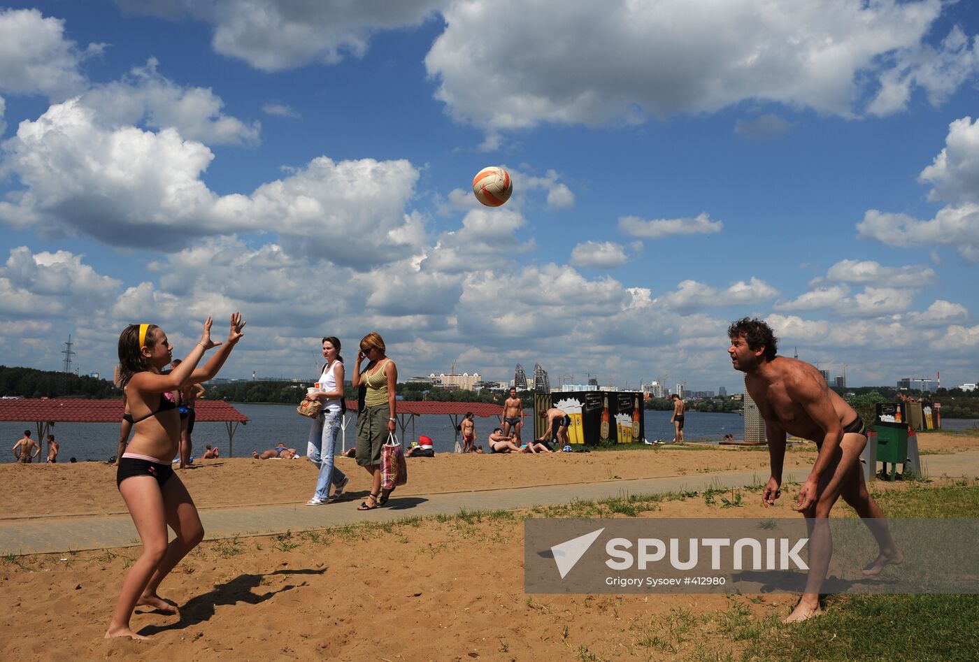 People relaxing in Moscow