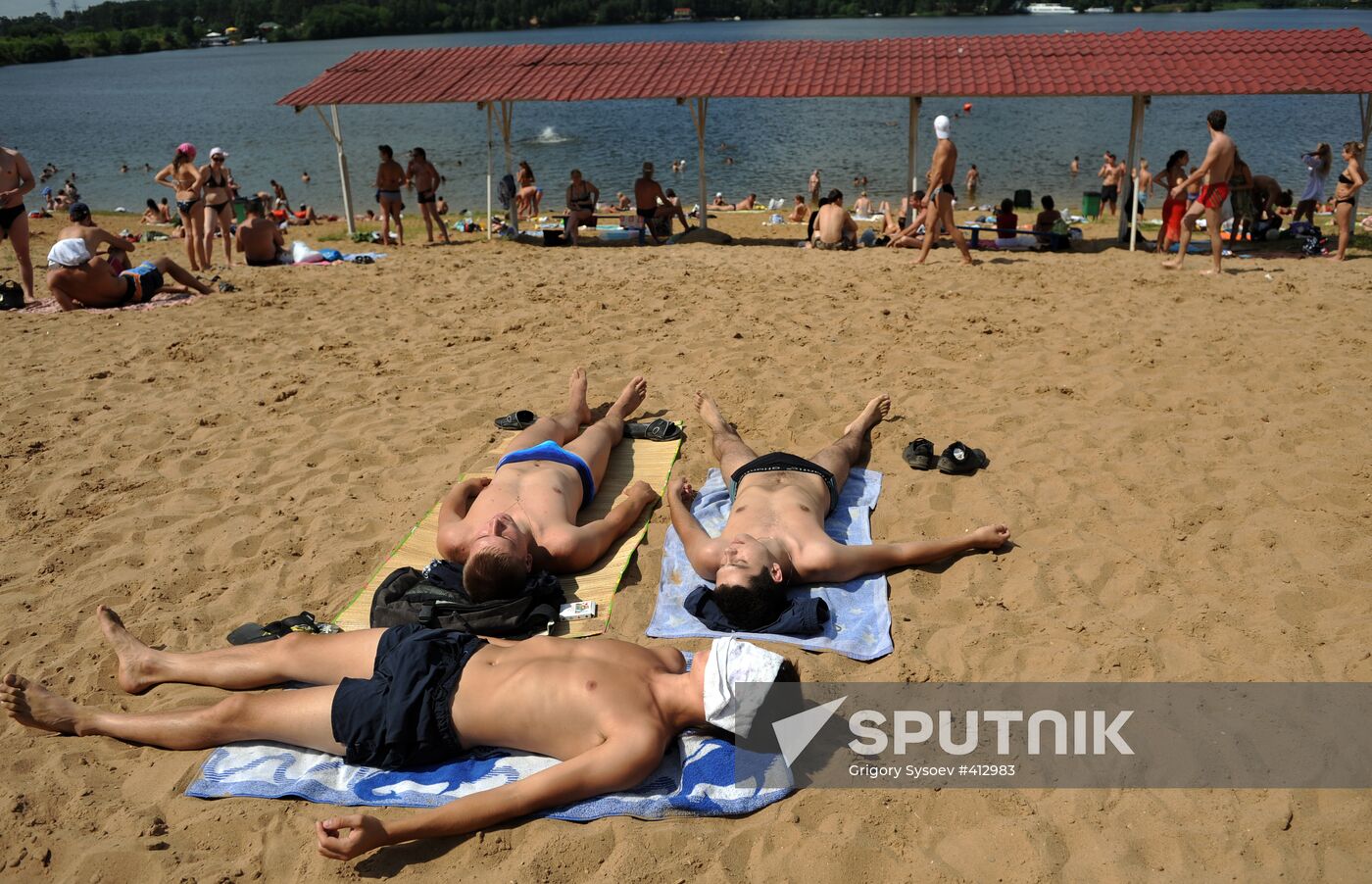 People relaxing in Moscow