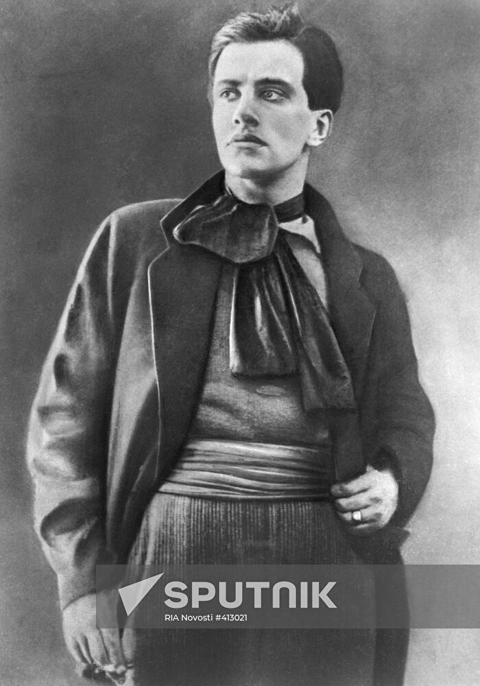 Russian poet Vladimir Mayakovsky in 1918