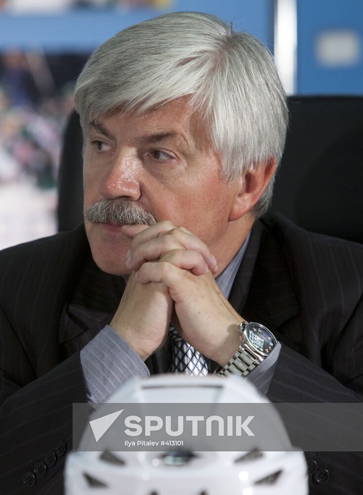 Gennady Velichkin, director-general of the the Metallurg Hockey Club (Magnitogorsk), attending a news conference on Sergei Fyodorov's signing a contract with Metallurg. Location: Russia, Moscow. Author: Ilya Pitalev/Sputnik. Gennady Velichkin