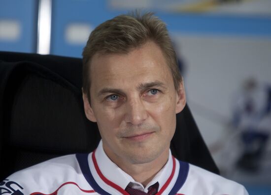 News conference with hockey player Sergei Fyodorov