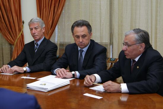 Vladimir Putin mets with Tom FC leadership