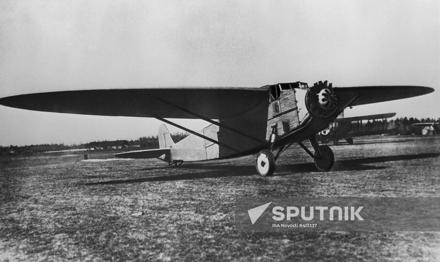 K-5 six-seat single engined aircraft