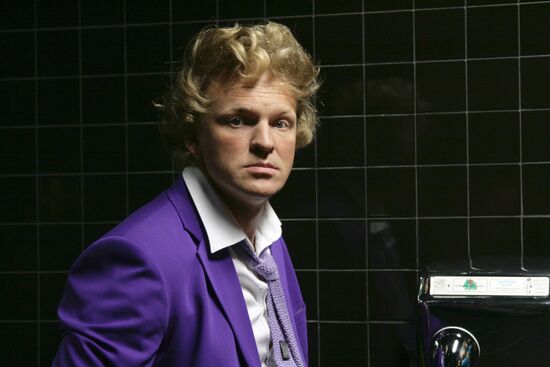 Scenes from movie Lopukhi (Dummies)