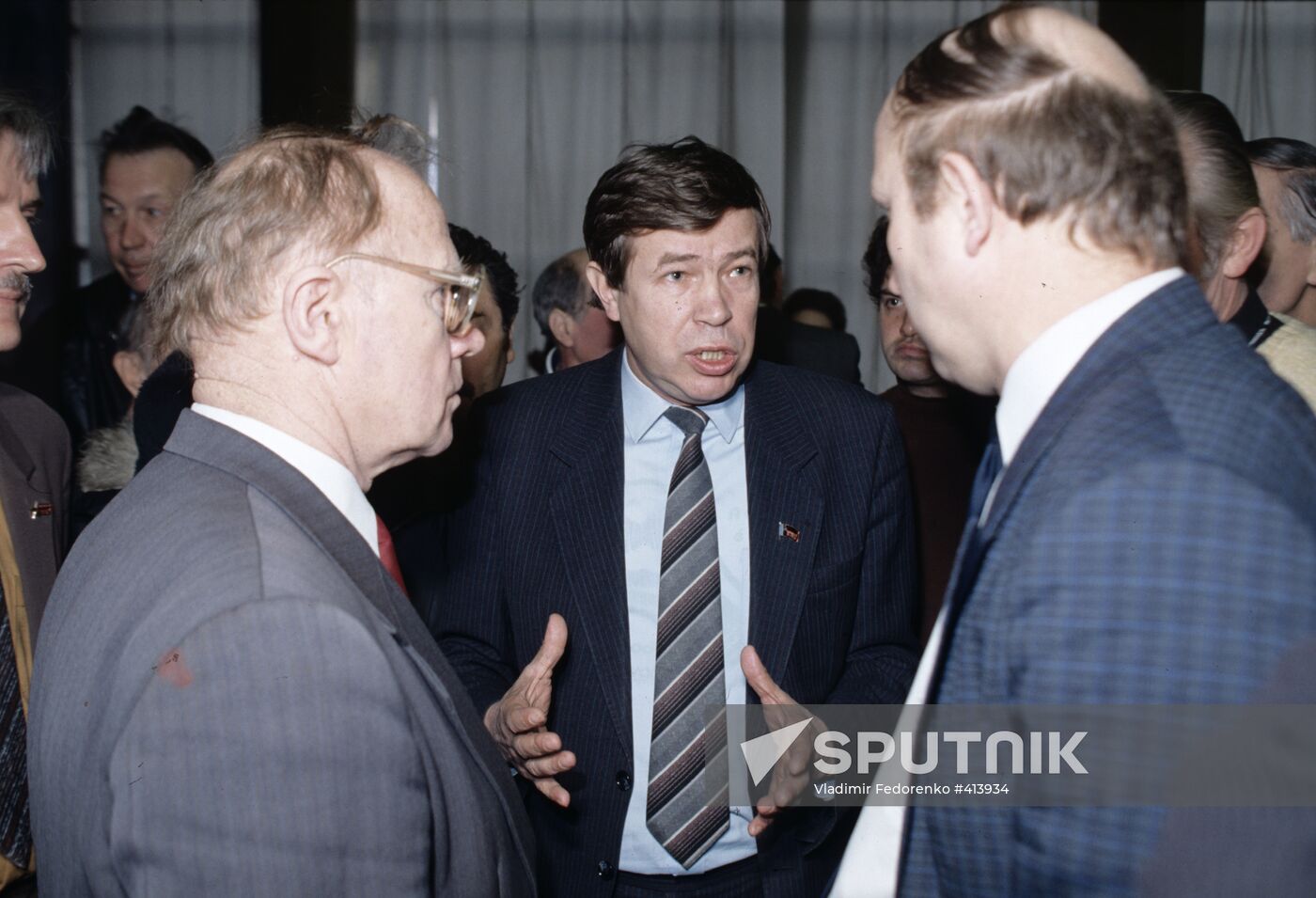 Victor Anpilov at the 24th city party conference