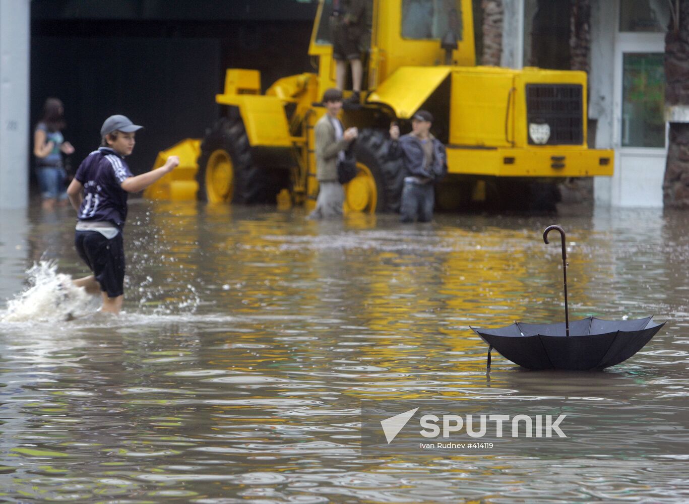 Heavy rain floods streets in Minsk