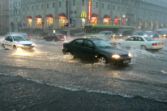 Heavy rain floods streets in Minsk