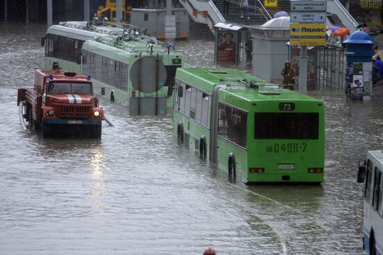Heavy rain floods streets in Minsk