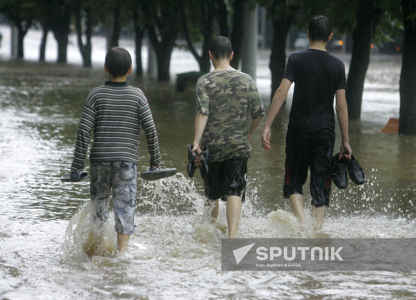 Heavy rain floods streets in Minsk