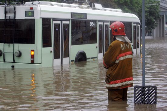 Heavy rain floods streets in Minsk