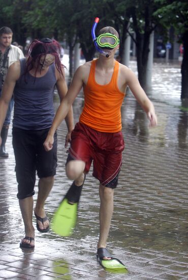 Heavy rain floods streets in Minsk