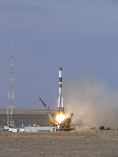 Progress M-67 spacecraft starts from Baikonur to ISS