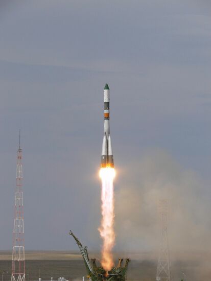 Progress M-67 spacecraft starts from Baikonur to ISS