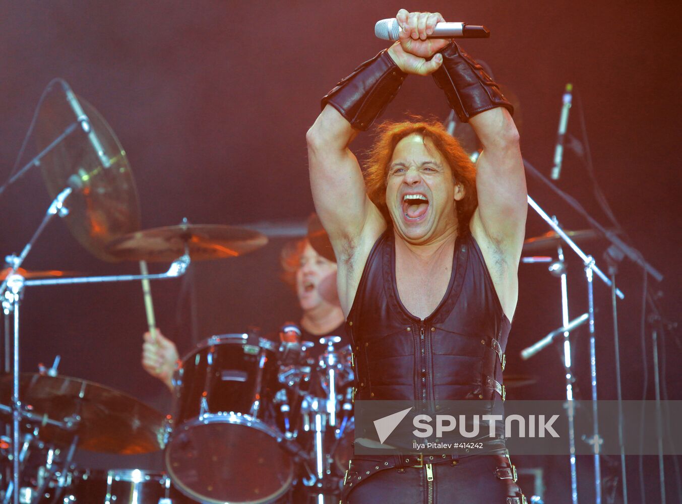 Manowar performs live in Moscow