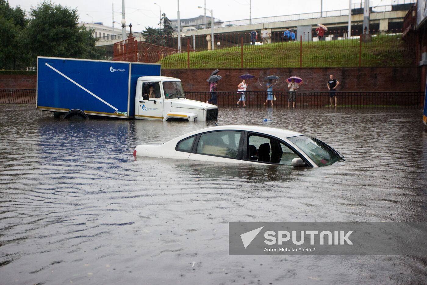 Heavy rain floods streets of Minsk