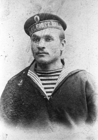 Descendant of Russian seaman V. Golovin
