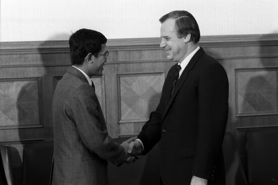 Nikolai Ryzhkov meeting with Hun Sen