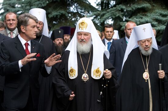 Patriarch Kirill visits Ukraine