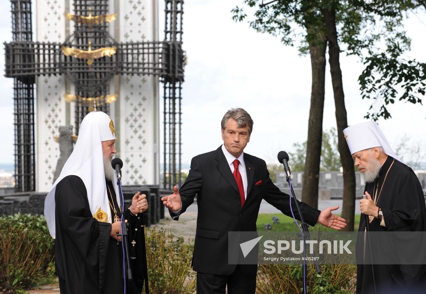 Patriarch Kirill visits Ukraine
