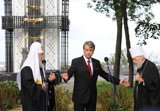 Patriarch Kirill visits Ukraine