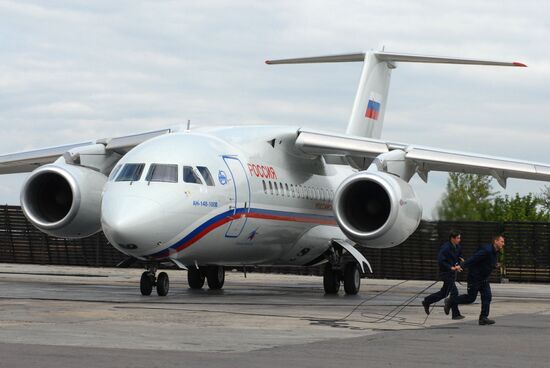 Russian-Ukrainian An-148 unveiled